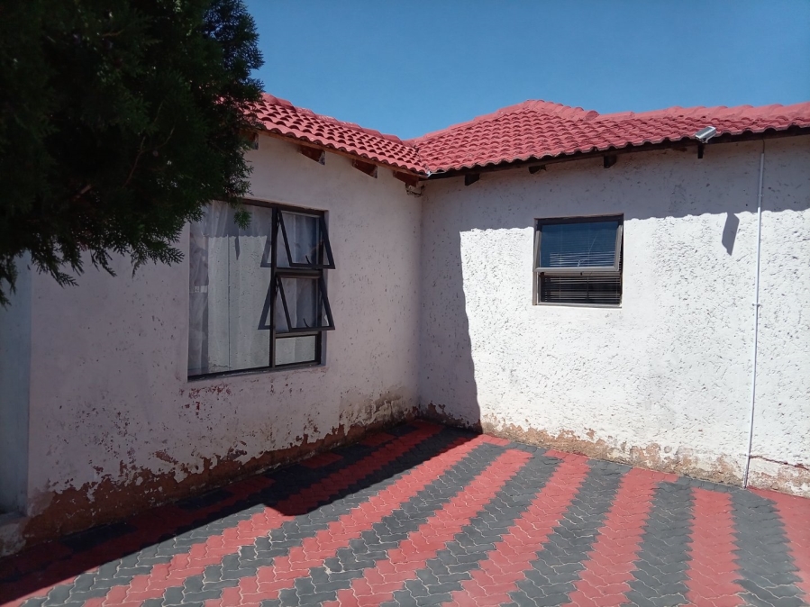 To Let 3 Bedroom Property for Rent in Mabopane Unit X North West